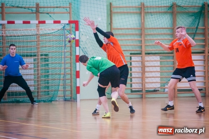 Zdjęcie w galerii na portalu naszraciborz.pl: Piłka ręczna: Protest dał zwycięstwo CKZiU nr 2 wiadomości z regionu