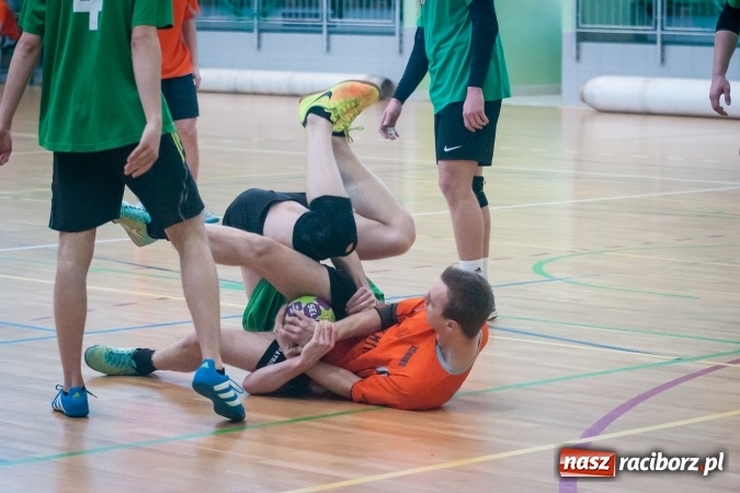 Zdjęcie w galerii na portalu naszraciborz.pl: Piłka ręczna: Protest dał zwycięstwo CKZiU nr 2 wiadomości z regionu
