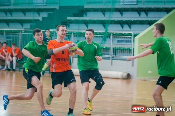 Zdjęcie w galerii na portalu naszraciborz.pl: Piłka ręczna: Protest dał zwycięstwo CKZiU nr 2 wiadomości z regionu