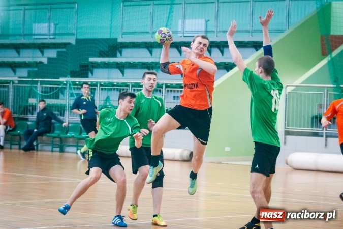 Zdjęcie w galerii na portalu naszraciborz.pl: Piłka ręczna: Protest dał zwycięstwo CKZiU nr 2 wiadomości z regionu