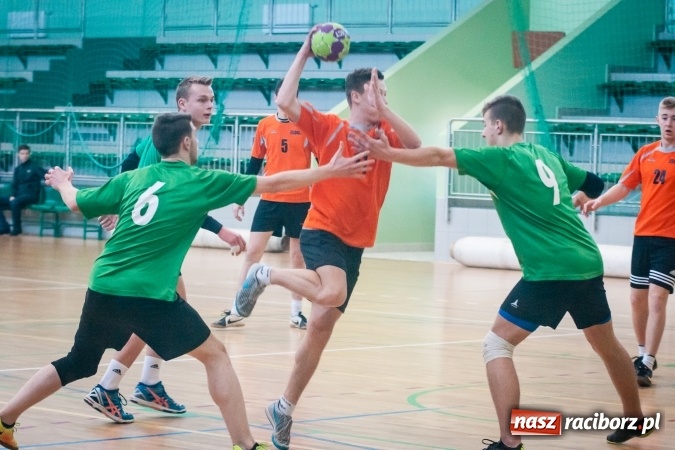 Zdjęcie w galerii na portalu naszraciborz.pl: Piłka ręczna: Protest dał zwycięstwo CKZiU nr 2 wiadomości z regionu