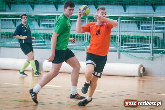 Zdjęcie w galerii na portalu naszraciborz.pl: Piłka ręczna: Protest dał zwycięstwo CKZiU nr 2 wiadomości z regionu