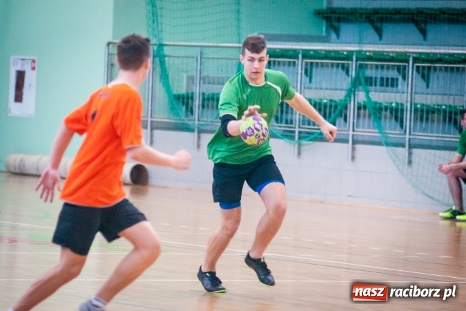 Zdjęcie w galerii na portalu naszraciborz.pl: Piłka ręczna: Protest dał zwycięstwo CKZiU nr 2 wiadomości z regionu
