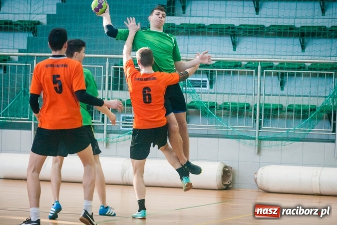 Zdjęcie w galerii na portalu naszraciborz.pl: Piłka ręczna: Protest dał zwycięstwo CKZiU nr 2 wiadomości z regionu