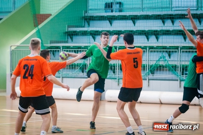Zdjęcie w galerii na portalu naszraciborz.pl: Piłka ręczna: Protest dał zwycięstwo CKZiU nr 2 wiadomości z regionu
