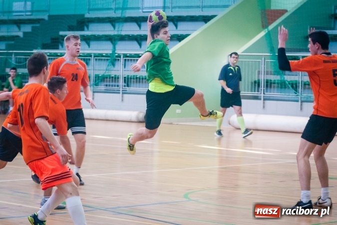 Zdjęcie w galerii na portalu naszraciborz.pl: Piłka ręczna: Protest dał zwycięstwo CKZiU nr 2 wiadomości z regionu