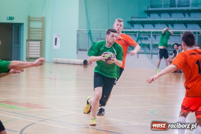 Zdjęcie w galerii na portalu naszraciborz.pl: Piłka ręczna: Protest dał zwycięstwo CKZiU nr 2 wiadomości z regionu