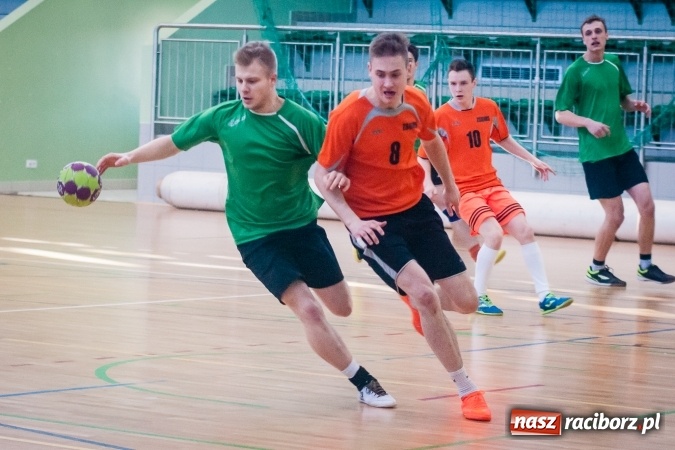 Zdjęcie w galerii na portalu naszraciborz.pl: Piłka ręczna: Protest dał zwycięstwo CKZiU nr 2 wiadomości z regionu