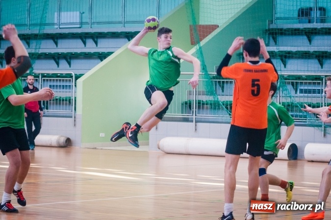 Zdjęcie w galerii na portalu naszraciborz.pl: Piłka ręczna: Protest dał zwycięstwo CKZiU nr 2 wiadomości z regionu
