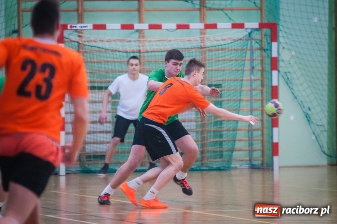 Zdjęcie w galerii na portalu naszraciborz.pl: Piłka ręczna: Protest dał zwycięstwo CKZiU nr 2 wiadomości z regionu