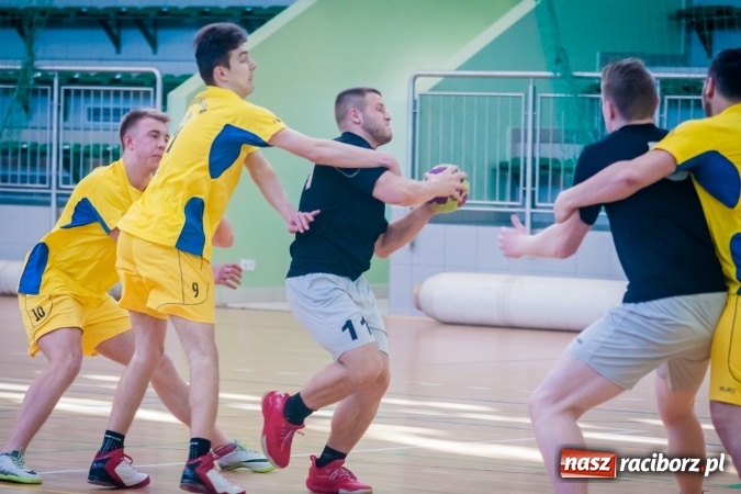 Zdjęcie w galerii na portalu naszraciborz.pl: Piłka ręczna: Protest dał zwycięstwo CKZiU nr 2 wiadomości z regionu