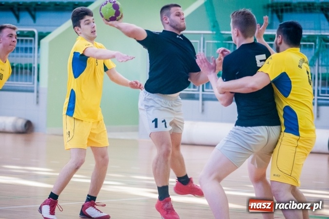 Zdjęcie w galerii na portalu naszraciborz.pl: Piłka ręczna: Protest dał zwycięstwo CKZiU nr 2 wiadomości z regionu