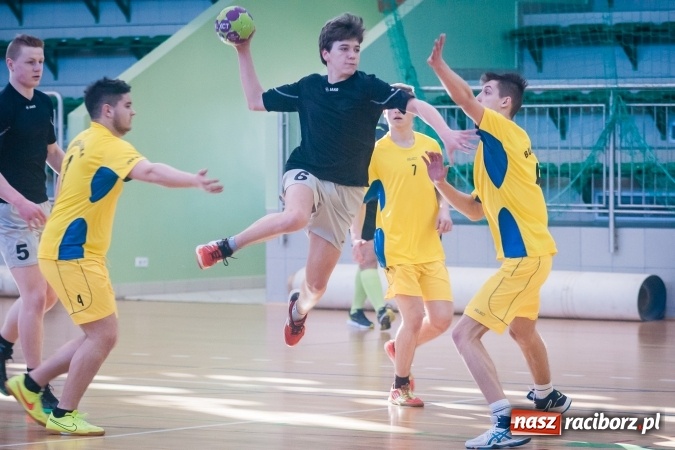 Zdjęcie w galerii na portalu naszraciborz.pl: Piłka ręczna: Protest dał zwycięstwo CKZiU nr 2 wiadomości z regionu