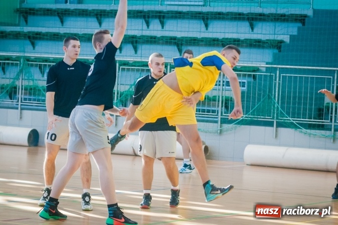 Zdjęcie w galerii na portalu naszraciborz.pl: Piłka ręczna: Protest dał zwycięstwo CKZiU nr 2 wiadomości z regionu