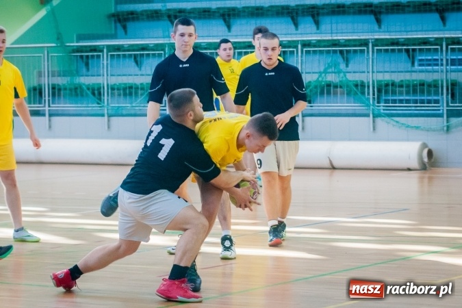 Zdjęcie w galerii na portalu naszraciborz.pl: Piłka ręczna: Protest dał zwycięstwo CKZiU nr 2 wiadomości z regionu