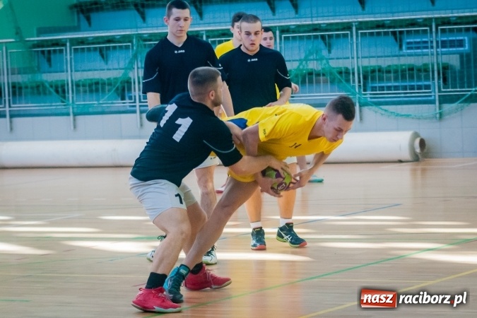 Zdjęcie w galerii na portalu naszraciborz.pl: Piłka ręczna: Protest dał zwycięstwo CKZiU nr 2 wiadomości z regionu