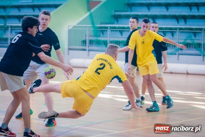 Zdjęcie w galerii na portalu naszraciborz.pl: Piłka ręczna: Protest dał zwycięstwo CKZiU nr 2 wiadomości z regionu