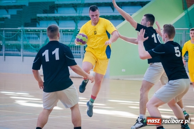 Zdjęcie w galerii na portalu naszraciborz.pl: Piłka ręczna: Protest dał zwycięstwo CKZiU nr 2 wiadomości z regionu