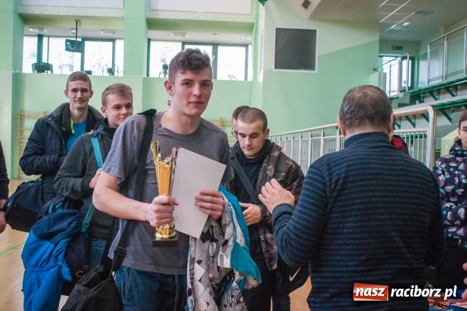 Zdjęcie w galerii na portalu naszraciborz.pl: Piłka ręczna: Protest dał zwycięstwo CKZiU nr 2 wiadomości z regionu