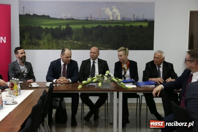 Zdjęcie w galerii na portalu naszraciborz.pl: Porozumienie Tauron z generalnym wykonawcą nowego bloku 910 MW w Jaworznie wiadomości z regionu