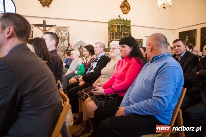 Zdjęcie w galerii na portalu naszraciborz.pl: Wernisaż wystawy Sebastiana Krupy w raciborskim Muzeum wiadomości z regionu