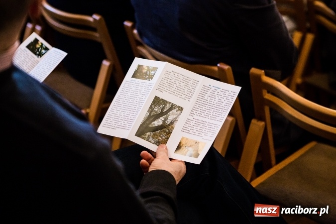 Zdjęcie w galerii na portalu naszraciborz.pl: Wernisaż wystawy Sebastiana Krupy w raciborskim Muzeum wiadomości z regionu