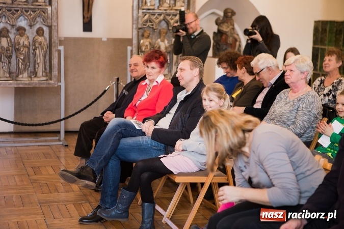 Zdjęcie w galerii na portalu naszraciborz.pl: Wernisaż wystawy Sebastiana Krupy w raciborskim Muzeum wiadomości z regionu