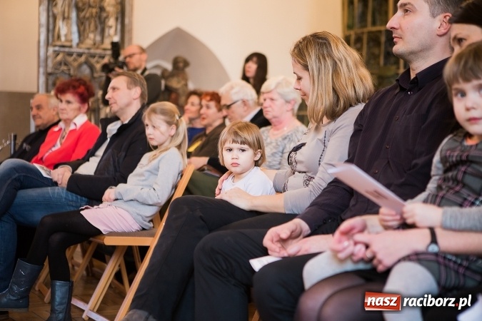 Zdjęcie w galerii na portalu naszraciborz.pl: Wernisaż wystawy Sebastiana Krupy w raciborskim Muzeum wiadomości z regionu