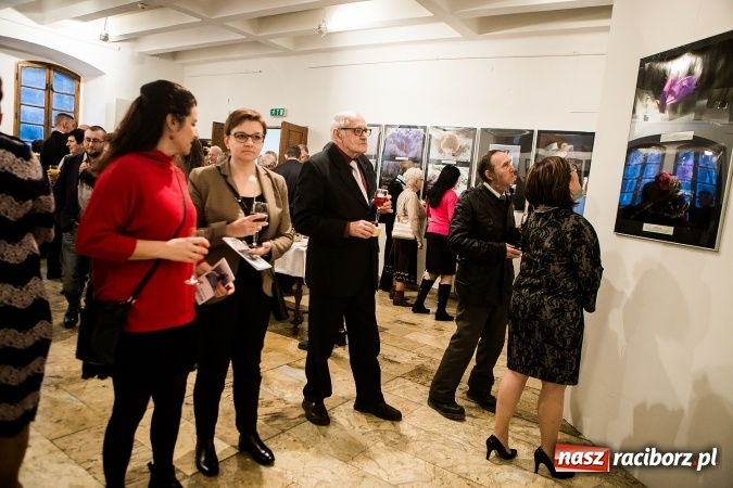 Zdjęcie w galerii na portalu naszraciborz.pl: Wernisaż wystawy Sebastiana Krupy w raciborskim Muzeum wiadomości z regionu