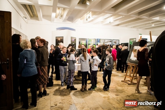 Zdjęcie w galerii na portalu naszraciborz.pl: Wernisaż wystawy Sebastiana Krupy w raciborskim Muzeum wiadomości z regionu