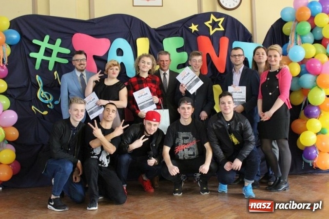 Zdjęcie w galerii na portalu naszraciborz.pl: Rewelacyjny Talent Show w CKZiU nr 1  wiadomości z regionu