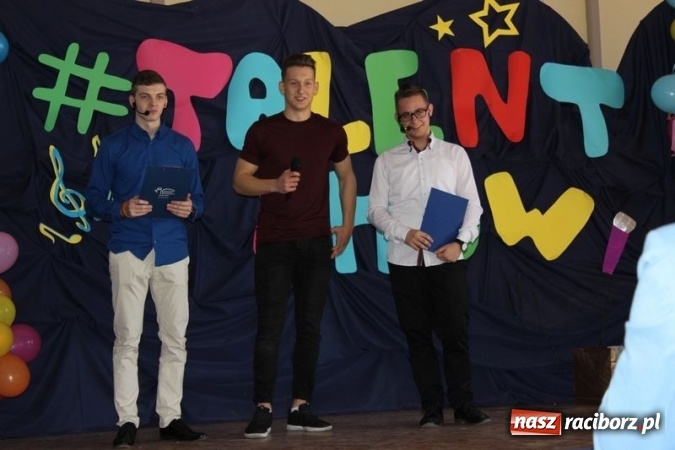 Zdjęcie w galerii na portalu naszraciborz.pl: Rewelacyjny Talent Show w CKZiU nr 1  wiadomości z regionu