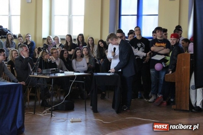 Zdjęcie w galerii na portalu naszraciborz.pl: Rewelacyjny Talent Show w CKZiU nr 1  wiadomości z regionu