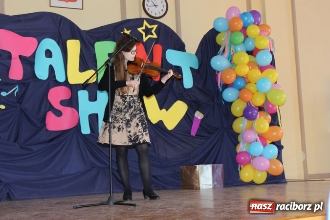 Zdjęcie w galerii na portalu naszraciborz.pl: Rewelacyjny Talent Show w CKZiU nr 1  wiadomości z regionu