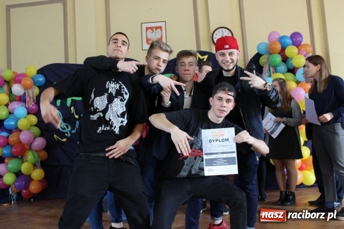 Zdjęcie w galerii na portalu naszraciborz.pl: Rewelacyjny Talent Show w CKZiU nr 1  wiadomości z regionu