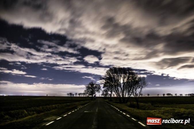 Zdjęcie w galerii na portalu naszraciborz.pl: Wiatraki spod Raciborza na nocnych ujęciach  wiadomości z regionu