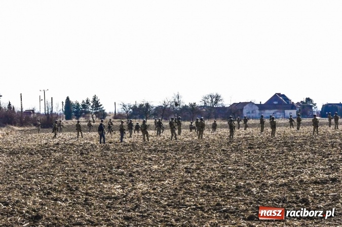 Zdjęcie w galerii na portalu naszraciborz.pl: Polska armia ćwiczy w starych Nieboczowach wiadomości z regionu