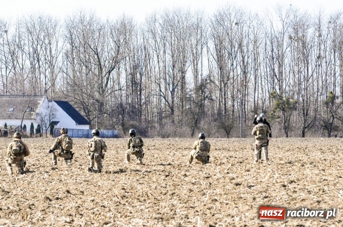 Zdjęcie w galerii na portalu naszraciborz.pl: Polska armia ćwiczy w starych Nieboczowach wiadomości z regionu