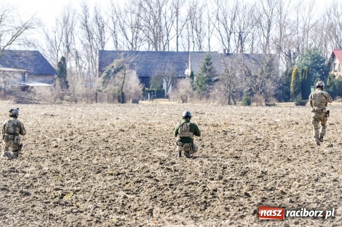 Zdjęcie w galerii na portalu naszraciborz.pl: Polska armia ćwiczy w starych Nieboczowach wiadomości z regionu