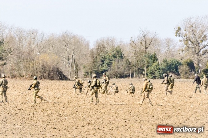 Zdjęcie w galerii na portalu naszraciborz.pl: Polska armia ćwiczy w starych Nieboczowach wiadomości z regionu
