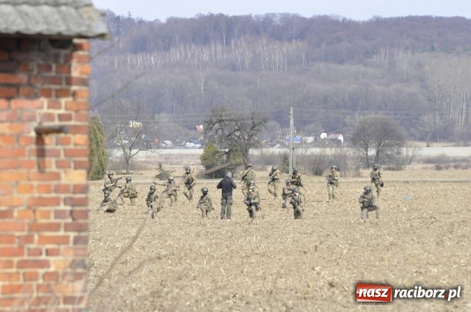 Zdjęcie w galerii na portalu naszraciborz.pl: Polska armia ćwiczy w starych Nieboczowach wiadomości z regionu