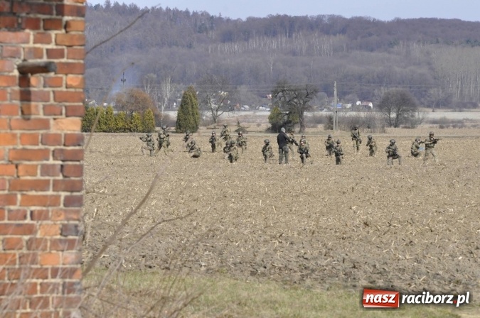 Zdjęcie w galerii na portalu naszraciborz.pl: Polska armia ćwiczy w starych Nieboczowach wiadomości z regionu
