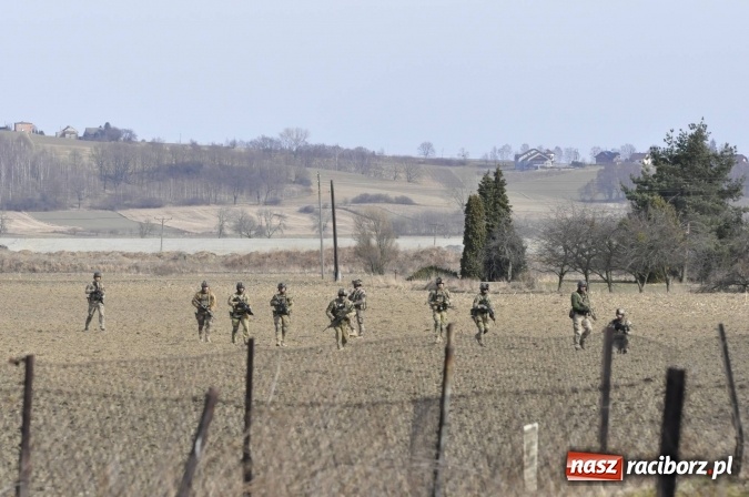 Zdjęcie w galerii na portalu naszraciborz.pl: Polska armia ćwiczy w starych Nieboczowach wiadomości z regionu