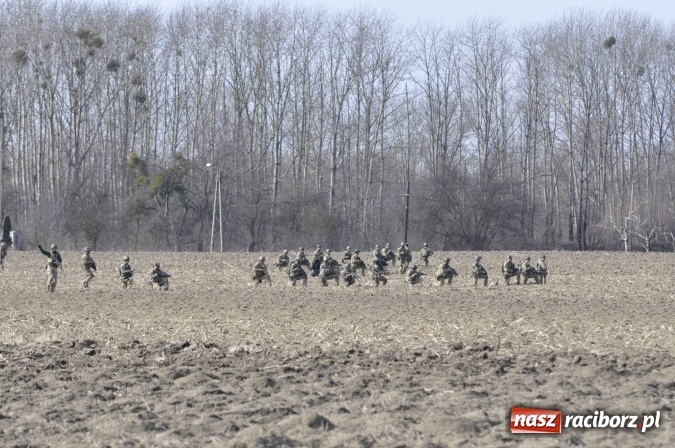 Zdjęcie w galerii na portalu naszraciborz.pl: Polska armia ćwiczy w starych Nieboczowach wiadomości z regionu