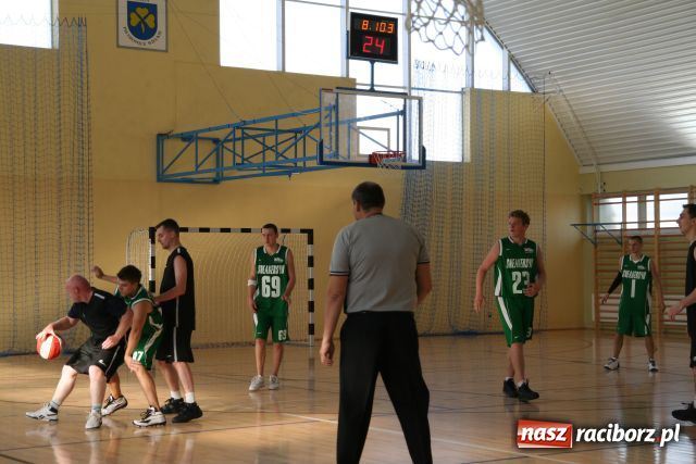 Zdjęcie w galerii na portalu naszraciborz.pl: Wyniki dwóch kolejek koszykarzy wiadomości z regionu