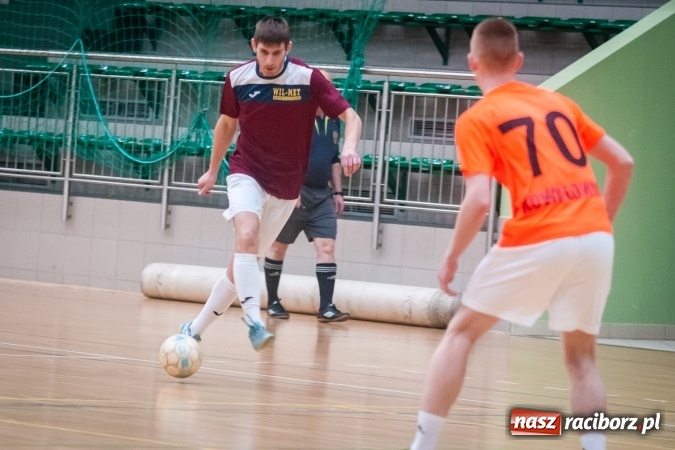 Zdjęcie w galerii na portalu naszraciborz.pl: Willa Wiktoria Brenna nie sprostała Galaktic Football. Zakończenie XVI edycji Halowej Ligi Piłki Nożnej wiadomości z regionu