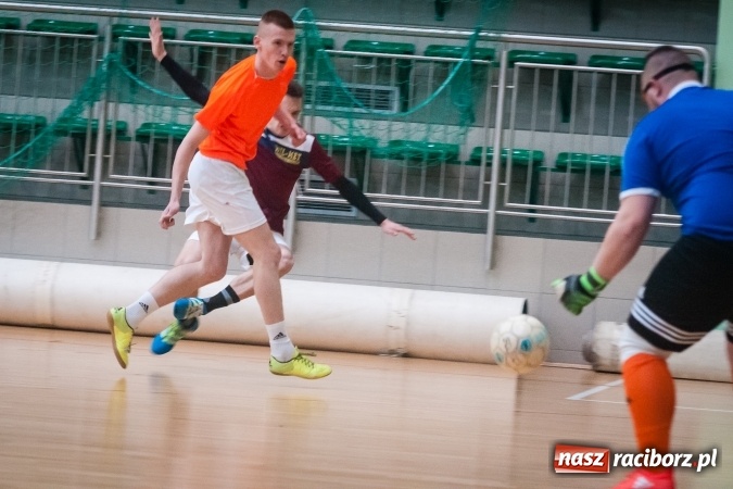 Zdjęcie w galerii na portalu naszraciborz.pl: Willa Wiktoria Brenna nie sprostała Galaktic Football. Zakończenie XVI edycji Halowej Ligi Piłki Nożnej wiadomości z regionu