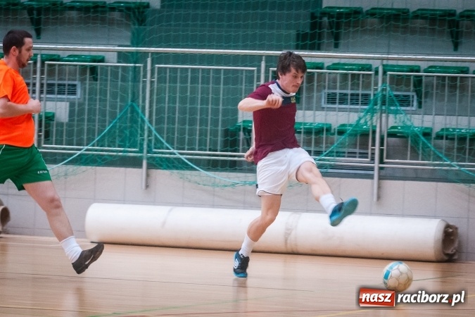 Zdjęcie w galerii na portalu naszraciborz.pl: Willa Wiktoria Brenna nie sprostała Galaktic Football. Zakończenie XVI edycji Halowej Ligi Piłki Nożnej wiadomości z regionu