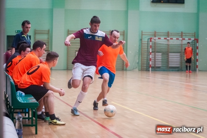 Zdjęcie w galerii na portalu naszraciborz.pl: Willa Wiktoria Brenna nie sprostała Galaktic Football. Zakończenie XVI edycji Halowej Ligi Piłki Nożnej wiadomości z regionu