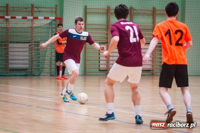 Zdjęcie w galerii na portalu naszraciborz.pl: Willa Wiktoria Brenna nie sprostała Galaktic Football. Zakończenie XVI edycji Halowej Ligi Piłki Nożnej wiadomości z regionu